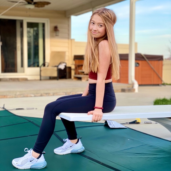 Meet your Posher, Rilyn Dinyae - Picture 1 of 4